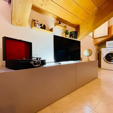 Coco Home-chic Mansarda In The Heart Of דירה *