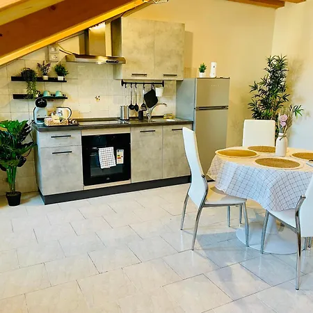 Coco Home-chic Mansarda In The Heart Of Apartamento Turim