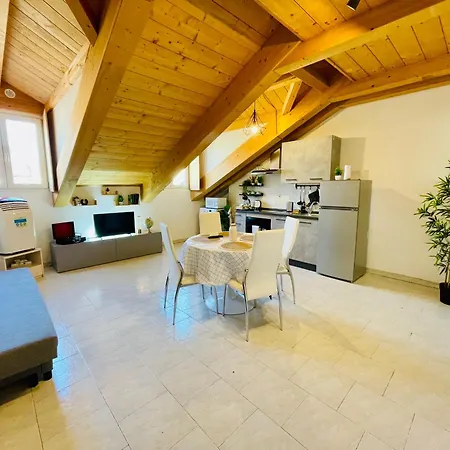 דירה Coco Home-chic Mansarda In The Heart Of טורינו