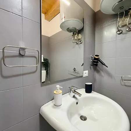 Coco Home-chic Mansarda In The Heart Of Τορίνο