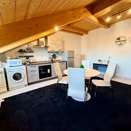 Coco Home-chic Mansarda In The Heart Of