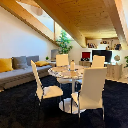 Coco Home-chic Mansarda In The Heart Of Διαμέρισμα