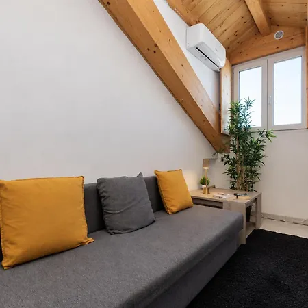 Coco Home-chic Mansarda In The Heart Of Apartment