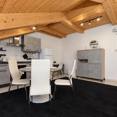 Coco Home-chic Mansarda In The Heart Of Turin