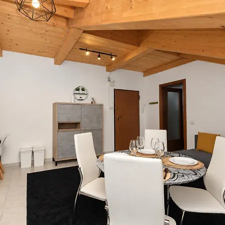 Coco Home-chic Mansarda In The Heart Of Apartment
