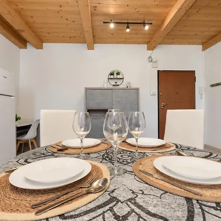 Coco Home-chic Mansarda In The Heart Of Apartment