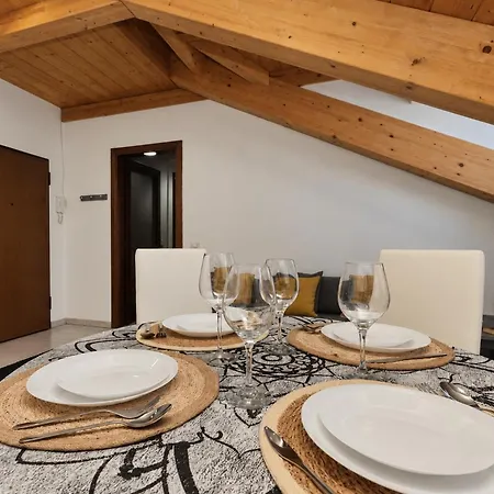 Coco Home-chic Mansarda In The Heart Of