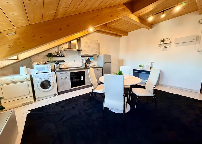 Coco Home-chic Mansarda In The Heart Of